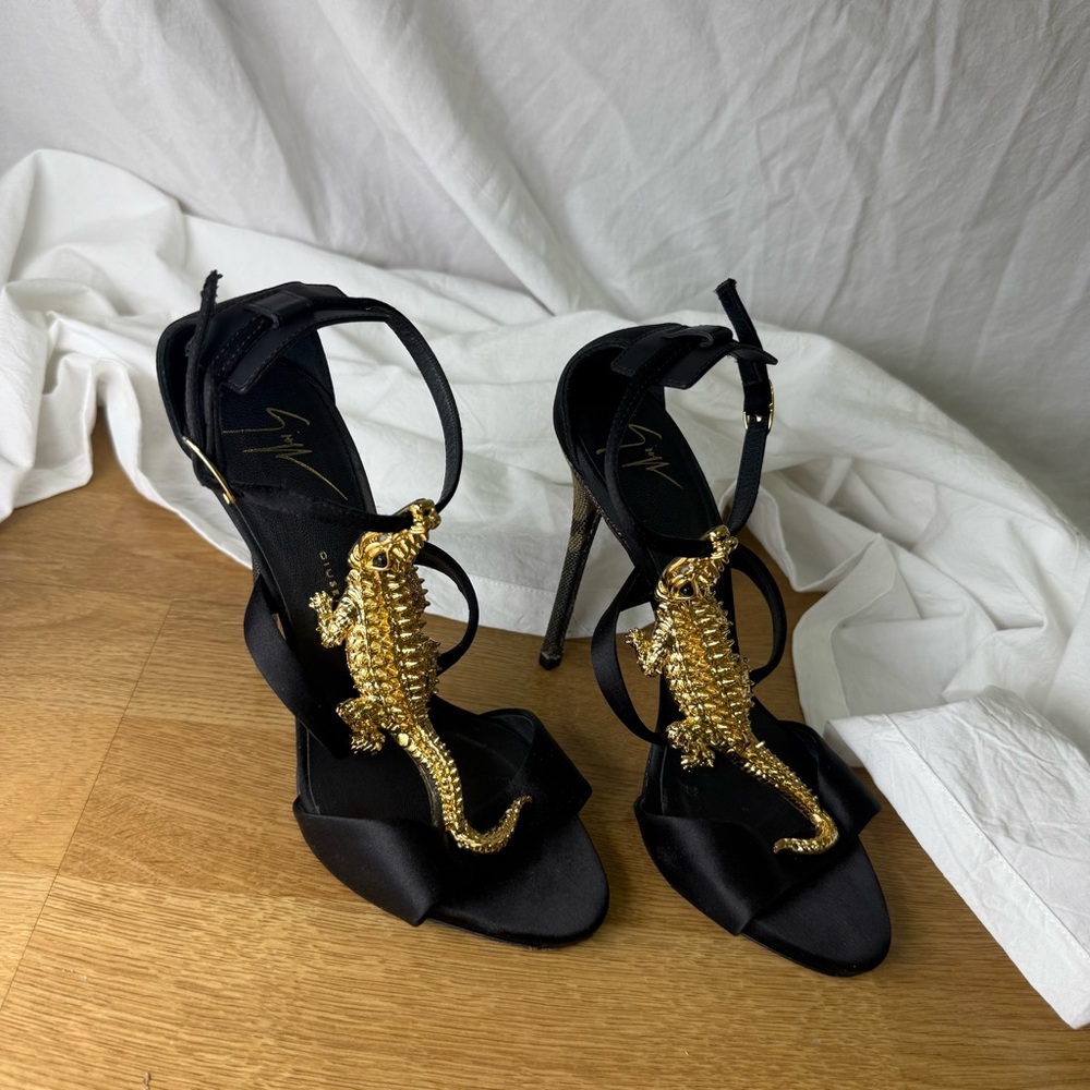 Vintage Giuseppe Zanotti Alligator Heels - Picture 4 of 7